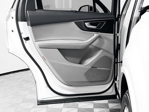 Used 2024 Audi Q7 2.0T Premium Plus image 15