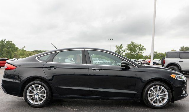 Used 2020 Ford Fusion Energi Titanium FWD image 5