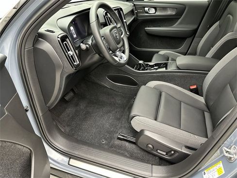 Certified 2023 Volvo XC40 Recharge Ultimate w/ Protection Package Premier image 11
