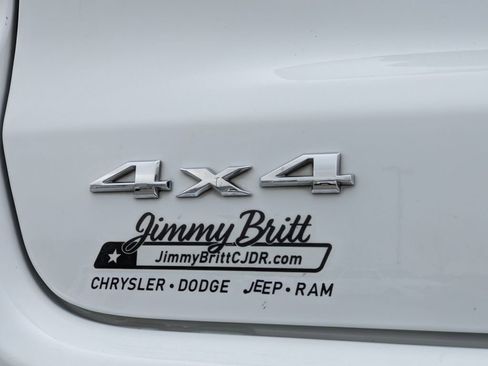 Used 2024 Jeep Compass Latitude image 21