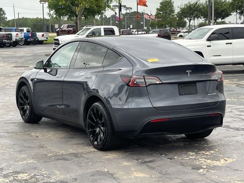Used 2022 Tesla Model Y Long Range AWD/4WD image 8