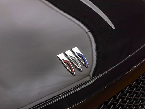 Used 2025 Buick Enclave Sport Touring w/ Power Package image 8