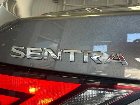 Used 2024 Nissan Sentra SV FWD image 8