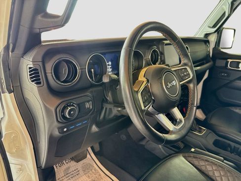 Used 2023 Jeep Wrangler Unlimited Sahara AWD/4WD image 10
