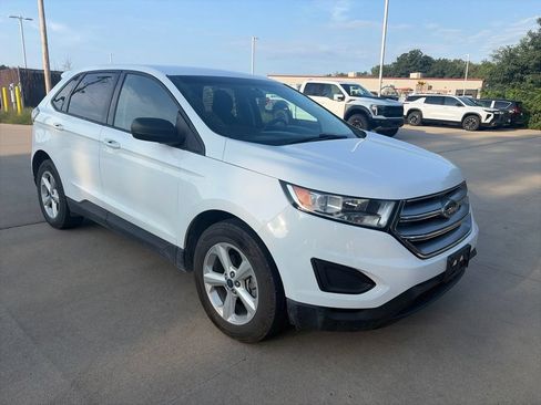 Used 2018 Ford Edge SE FWD image 5