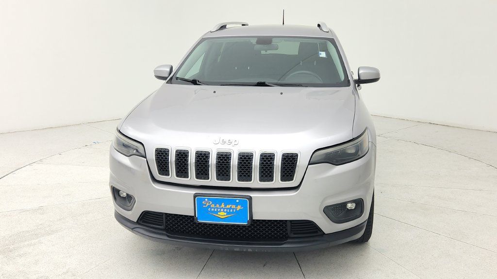 Used 2019 Jeep Cherokee Latitude w/ Popular Appearance Group FWD image 2