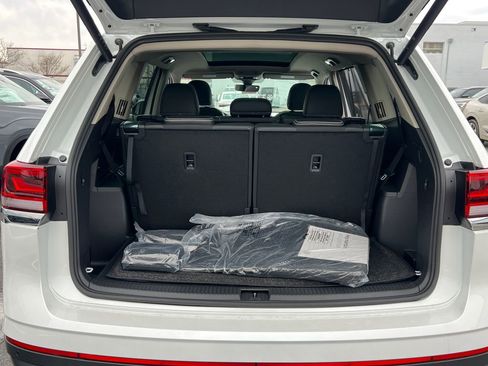 New 2026 Volkswagen Atlas SE image 16