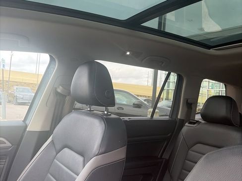 Used 2021 Volkswagen Atlas SEL Premium image 6