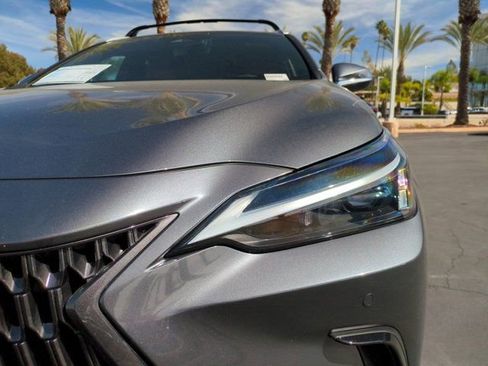 Used 2025 Lexus NX 250 FWD image 10