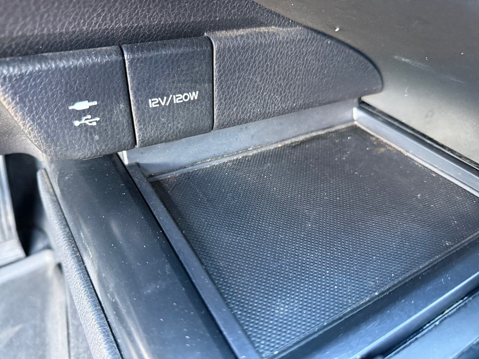 Used 2019 Toyota Camry SE FWD image 29
