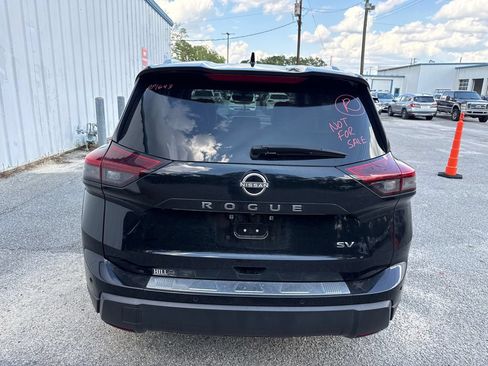 Used 2024 Nissan Rogue SV w/ SV Premium Package FWD image 7