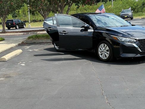 Used 2024 Nissan Sentra S FWD image 5