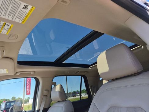 Used 2023 Ford Expedition Limited RWD image 15