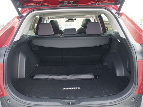 Used 2023 Toyota RAV4 XLE w/ Convenience Package FWD image 17