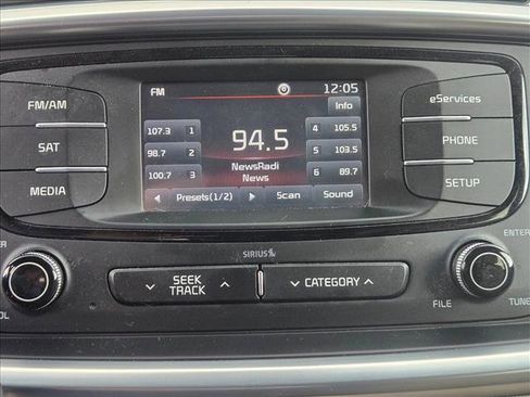 Used 2016 Kia Sorento EX image 15