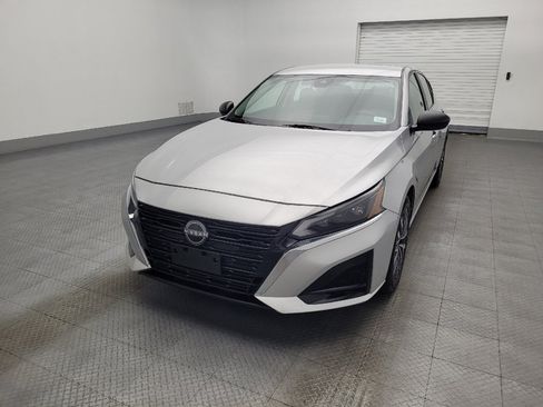 Used 2024 Nissan Altima 2.5 SV FWD image 15