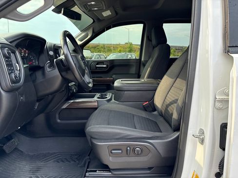 Used 2022 Chevrolet Silverado 1500 LT Trail Boss w/ LPO, Dark Essentials Package AWD/4WD image 11