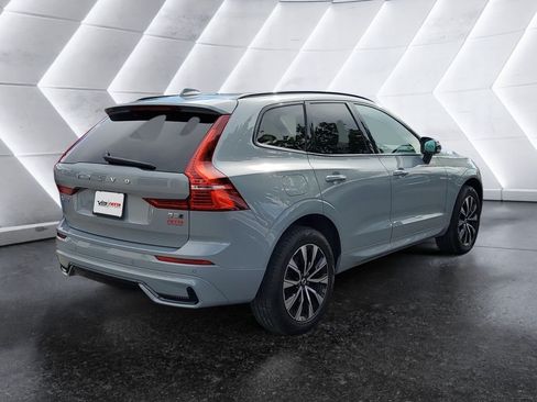 Used 2025 Volvo XC60 B5 Core w/ Climate Package AWD/4WD image 4