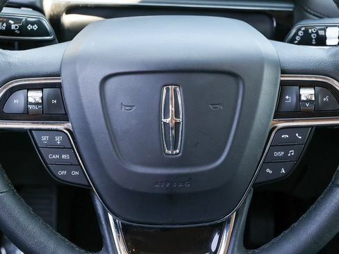 Certified 2023 Lincoln Nautilus AWD w/ Premium Package image 9