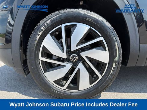 Used 2025 Volkswagen Atlas SE AWD/4WD image 3