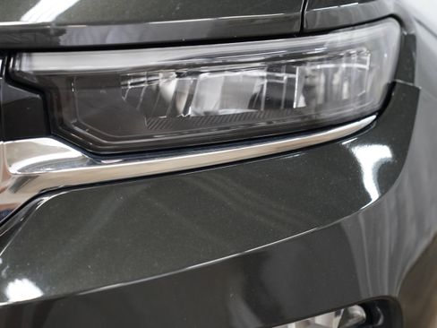 Used 2023 Jeep Grand Cherokee Limited AWD/4WD image 11