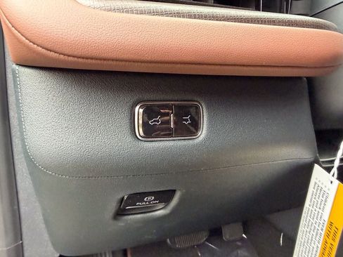 New 2026 Lincoln Navigator Reserve image 12