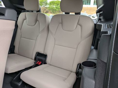 Certified 2026 Volvo XC90 B6 Plus w/ Protection Package Premier AWD/4WD image 15