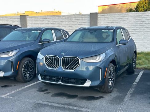 New 2026 BMW X3 xDrive30i w/ Premium Package AWD/4WD image 2