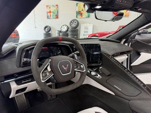 Used 2023 Chevrolet Corvette Stingray Premium Conv w/ Z51 Performance Package RWD image 11