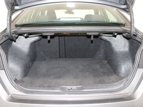 Used 2024 Nissan Altima 2.5 SV FWD image 9