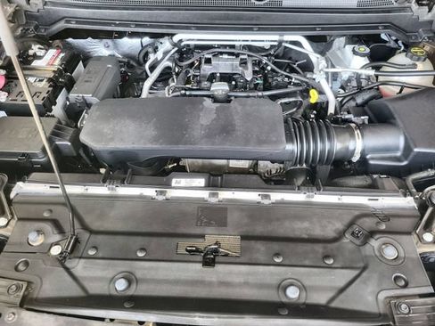 Used 2024 Chevrolet Colorado W/T RWD image 25