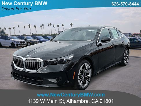 New 2026 BMW 530i w/ Convenience Package RWD image 1