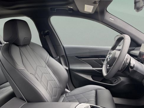 Used 2026 BMW 530i image 25