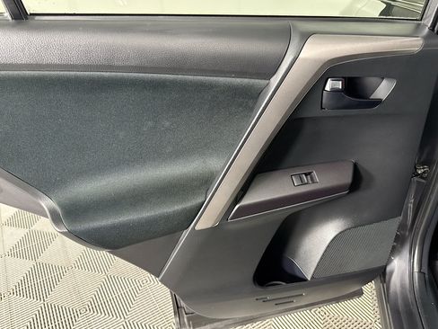 Used 2017 Toyota RAV4 LE FWD image 23