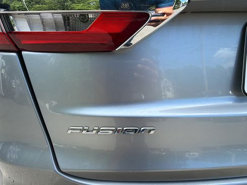 Used 2020 Ford Fusion Energi Titanium FWD image 37