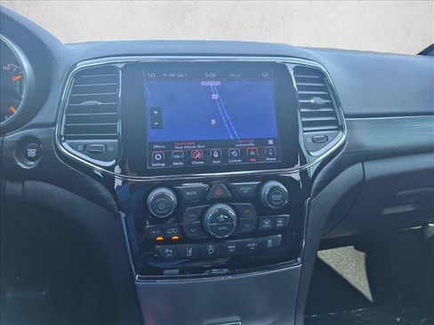 Used 2021 Jeep Grand Cherokee Laredo X AWD/4WD image 15