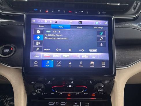 Used 2022 Jeep Grand Cherokee Limited 4xe AWD/4WD image 19