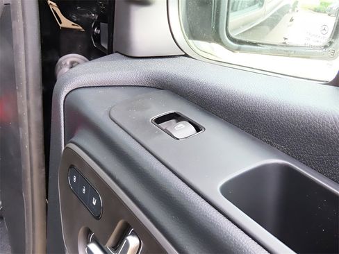 Used 2024 Mercedes-Benz Sprinter 2500 image 49