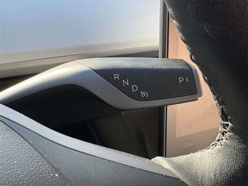 Used 2023 Tesla Model Y Performance image 24