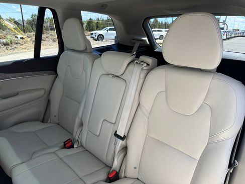 Used 2023 Volvo XC90 B6 Plus AWD/4WD image 22