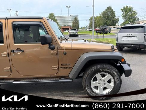 Used 2015 Jeep Wrangler Unlimited Sport w/ Quick Order Package 24S AWD/4WD image 6