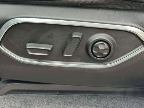 Used 2024 Jeep Wagoneer Series II w/ Flexible Seating Group image 16