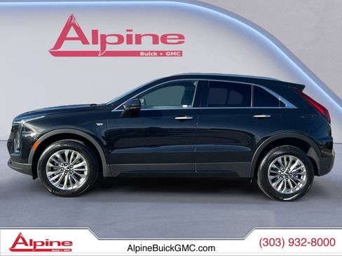 Used 2024 Cadillac XT4 Premium Luxury image 2