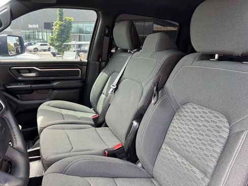 Used 2025 RAM 1500 Big Horn AWD/4WD image 38
