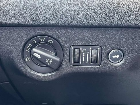 Used 2013 Chrysler 300 w/ Driver Convenience Group RWD image 29