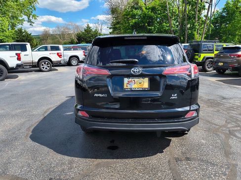 Used 2018 Toyota RAV4 LE w/ All Weather Liner Package AWD/4WD image 8