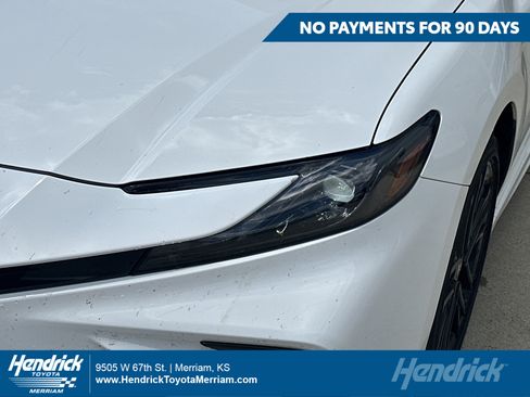 Used 2026 Toyota Camry SE FWD image 1