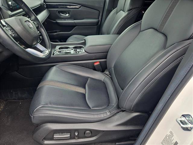 Used 2025 Honda Pilot Touring image 13