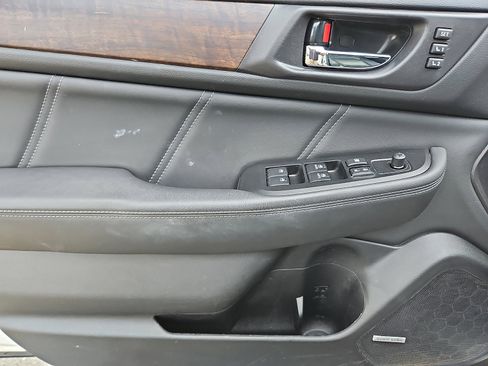Used 2019 Subaru Outback 2.5i Limited w/ Protection Package #1 AWD/4WD image 12