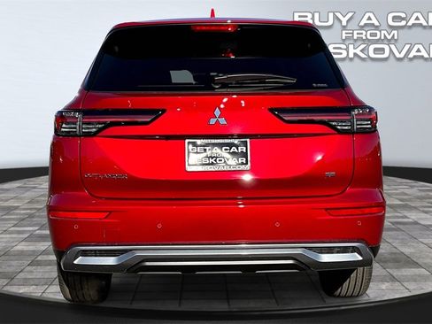 New 2025 Mitsubishi Outlander SE image 4